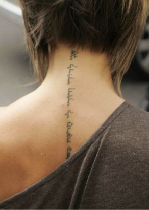 Victoria Baeckham Tats On Neck